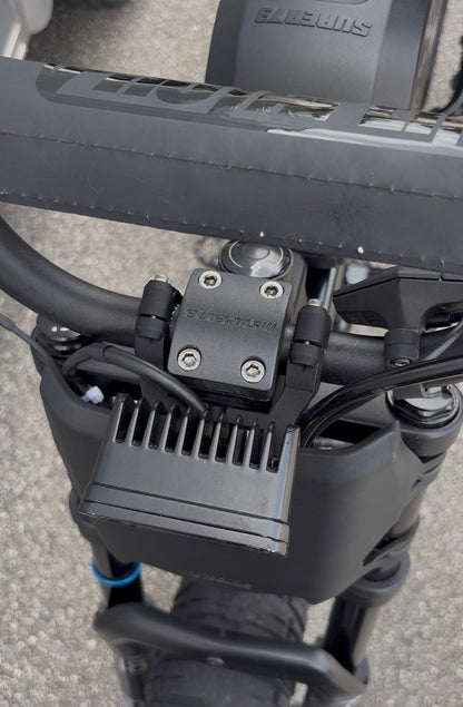 Wide style light mount (7/8 bars)